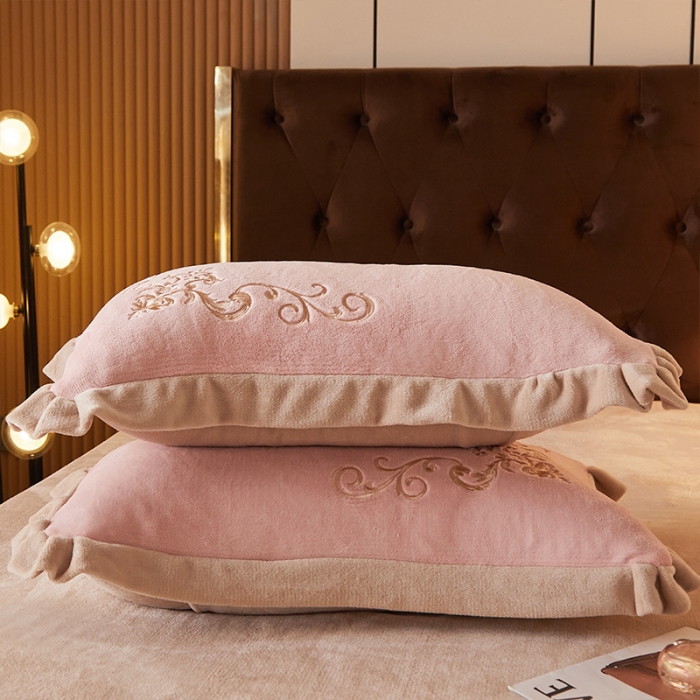 91家纺网 家纺一手货源 找家纺 骏腾 2022新款加厚牛奶绒刺绣四件套法莱绒三件套 暖心-玫瑰粉