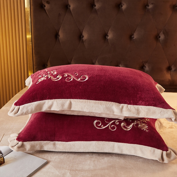 91家纺网 家纺一手货源 找家纺 骏腾 2022新款加厚牛奶绒刺绣四件套法莱绒三件套 暖心-洒红