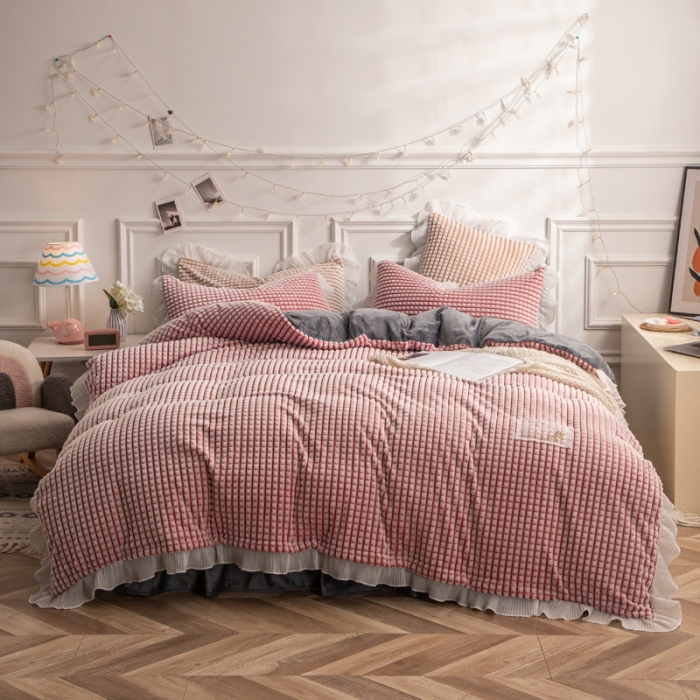 91家纺网 家纺一手货源 找家纺 潮邦2025韩版剪花牛奶绒四件套-锦华 锦华-红