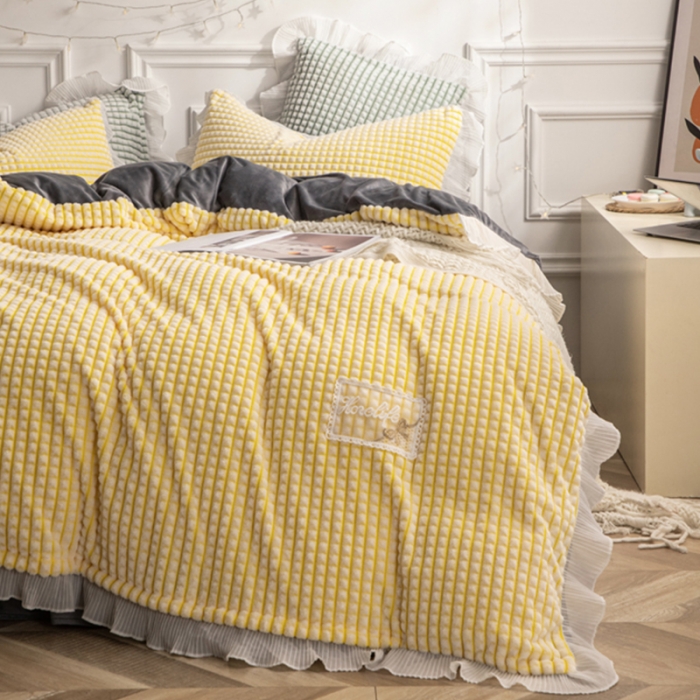 91家纺网 家纺一手货源 找家纺 潮邦2025韩版剪花牛奶绒四件套-锦华 锦华-黄