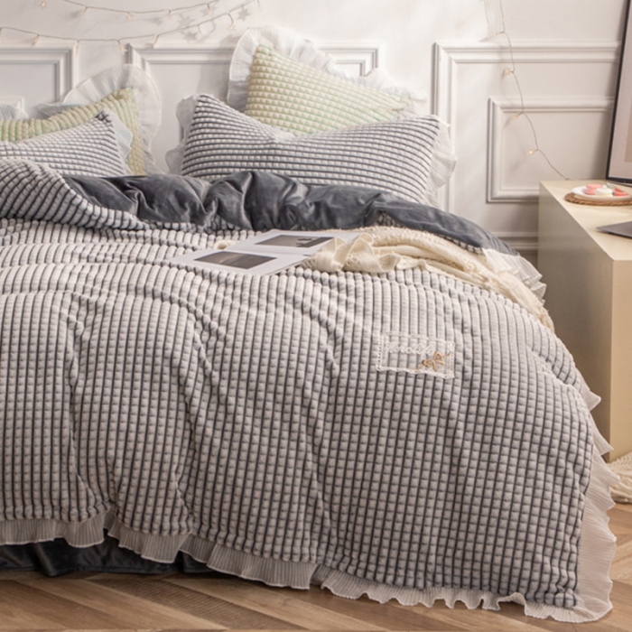 91家纺网 家纺一手货源 找家纺 潮邦2025韩版剪花牛奶绒四件套-锦华 锦华-灰