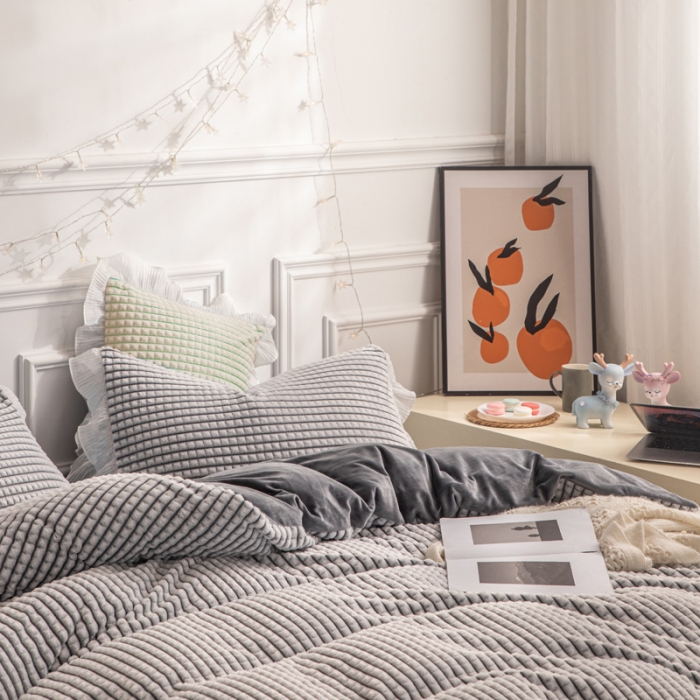 91家纺网 家纺一手货源 找家纺 潮邦2025韩版剪花牛奶绒四件套-锦华 锦华-灰