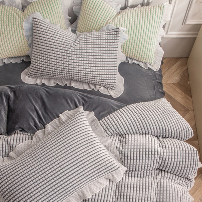 91家纺网 家纺一手货源 找家纺 潮邦2025韩版剪花牛奶绒四件套-锦华 锦华-灰