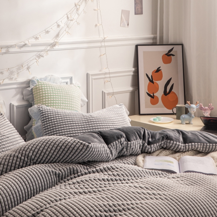 91家纺网 家纺一手货源 找家纺 潮邦2025韩版剪花牛奶绒四件套-锦华 锦华-灰