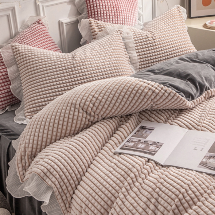 91家纺网 家纺一手货源 找家纺 潮邦2025韩版剪花牛奶绒四件套-锦华 锦华-卡其