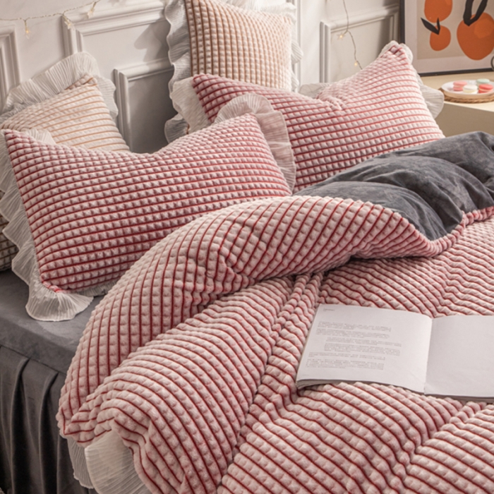 91家纺网 家纺一手货源 找家纺 潮邦2025韩版剪花牛奶绒四件套-锦华 锦华-红