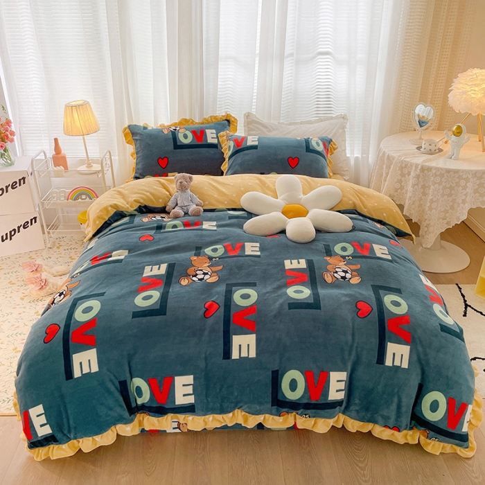 91家纺网 家纺一手货源 找家纺 青竹苑 2021新款220克ins韩版花边牛奶绒印花四件套 足球小镇