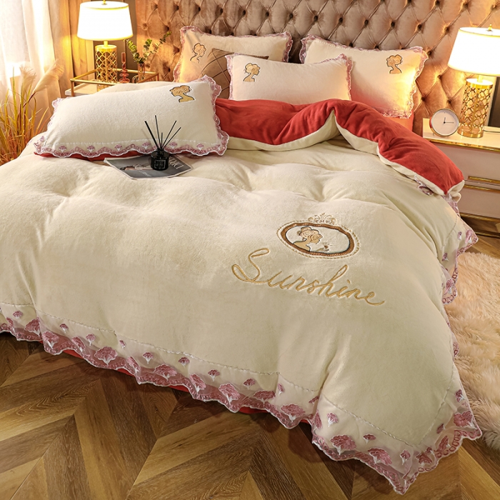 91家纺网 家纺一手货源 找家纺 青竹苑2021新款220克加厚保暖牛奶绒刺绣蕾丝太妃款四件套 太妃白桔