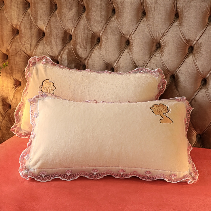 91家纺网 家纺一手货源 找家纺 青竹苑2021新款220克加厚保暖牛奶绒刺绣蕾丝太妃款四件套 太妃白桔