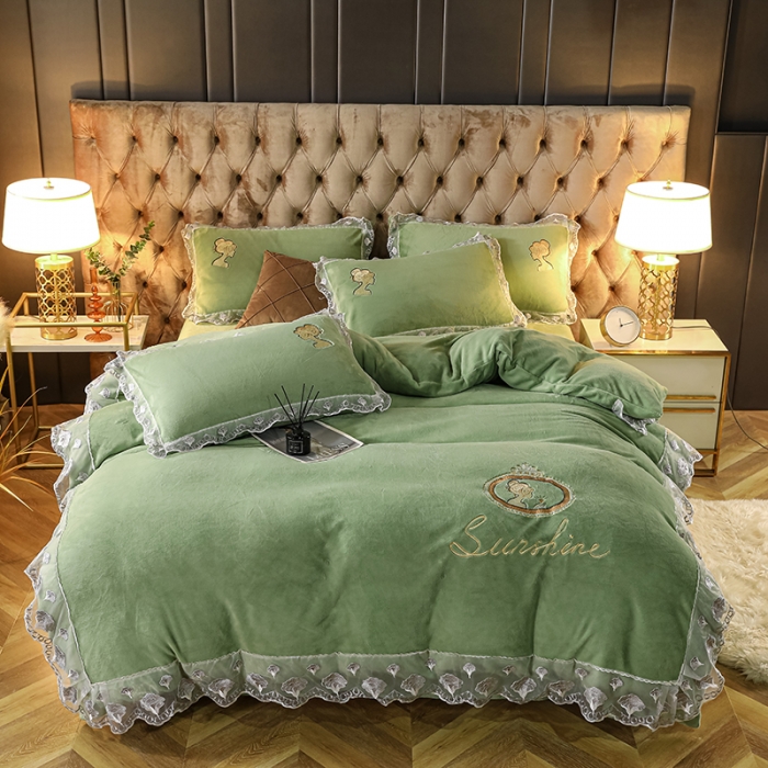 91家纺网 家纺一手货源 找家纺 青竹苑2021新款220克加厚保暖牛奶绒刺绣蕾丝太妃款四件套 太妃果绿