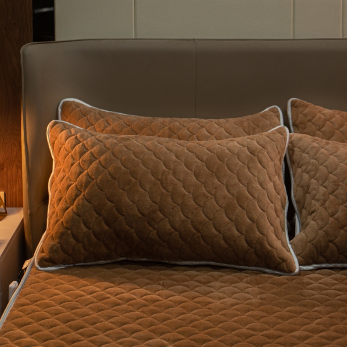 91家纺网 家纺一手货源 找家纺 棉生活家纺 2021新款秋冬多功能牛奶绒床笠 咖啡