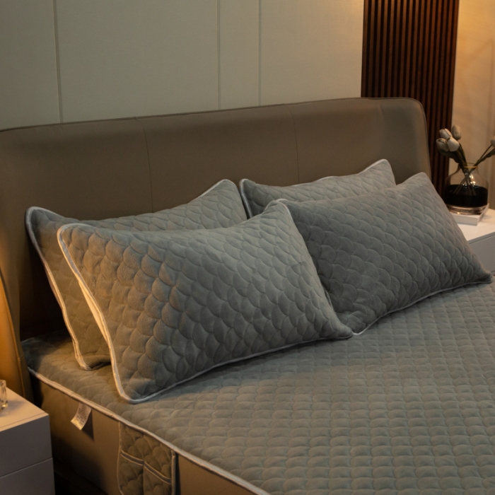 91家纺网 家纺一手货源 找家纺 棉生活家纺 2021新款秋冬多功能牛奶绒床笠 绅士灰