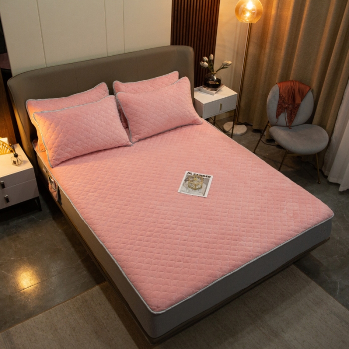 91家纺网 家纺一手货源 找家纺 棉生活家纺 2021新款秋冬多功能牛奶绒床笠 樱花粉