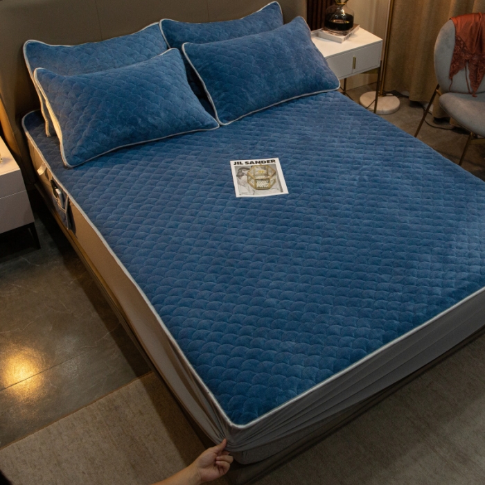 91家纺网 家纺一手货源 找家纺 棉生活家纺 2021新款秋冬多功能牛奶绒床笠 月光蓝