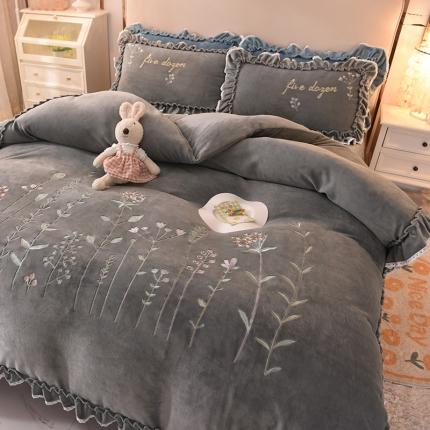 迪欧芙 2023新款加厚牛奶绒刺绣床裙款四件套 花海-灰色