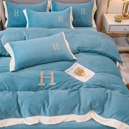 91家纺网 家纺一手货源 找家纺 （总）KA2025H款刺绣牛奶绒法莱绒轻奢风四件套直播爆款