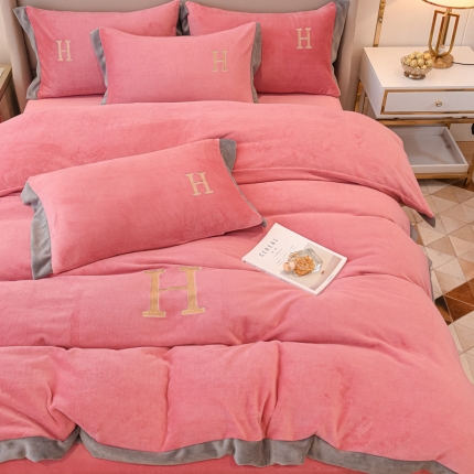 91家纺网 家纺一手货源 找家纺 （总）KA2025H款刺绣牛奶绒法莱绒轻奢风四件套直播爆款