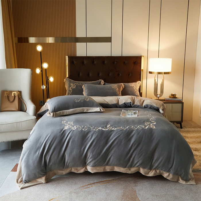 91家纺网 家纺一手货源 找家纺 （总）骏腾 2022新款加厚牛奶绒刺绣四件套法莱绒三件套