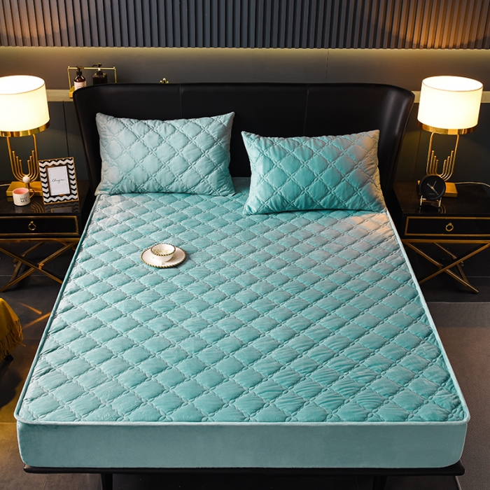 91家纺网 家纺一手货源 找家纺 床笠人家 2023新款水晶绒夹棉床笠 墨绿