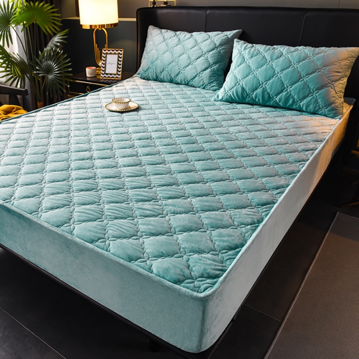 91家纺网 家纺一手货源 找家纺 床笠人家 2023新款水晶绒夹棉床笠 墨绿