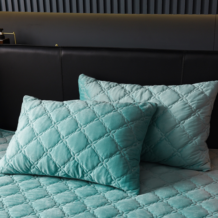 91家纺网 家纺一手货源 找家纺 床笠人家 2023新款水晶绒夹棉床笠 墨绿