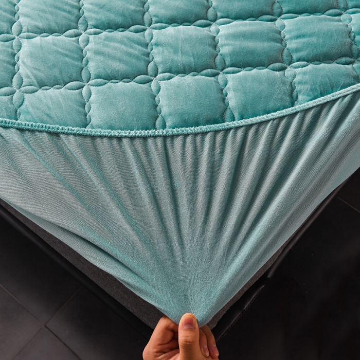 91家纺网 家纺一手货源 找家纺 床笠人家 2023新款水晶绒夹棉床笠 墨绿