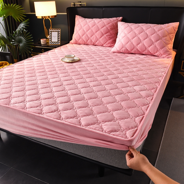 91家纺网 家纺一手货源 找家纺 床笠人家 2023新款水晶绒夹棉床笠 玉粉