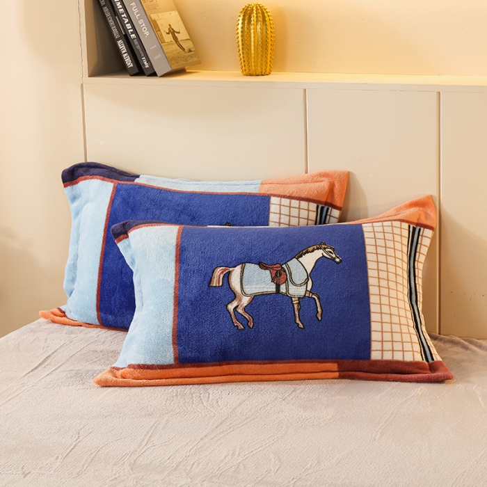 91家纺网 家纺一手货源 找家纺 凡客家居 2022秋冬新品加厚大版印花法莱绒四件套 英伦