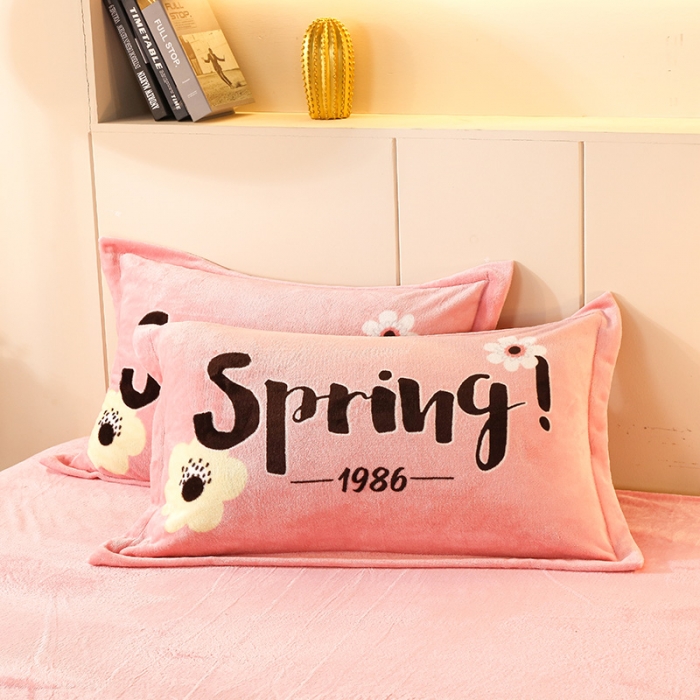 91家纺网 家纺一手货源 找家纺 凡客家居 2022秋冬新品加厚大版印花法莱绒四件套 一枝独秀