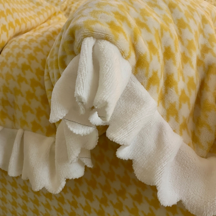 91家纺网 家纺一手货源 找家纺 千朵2021新款韩版法莱绒加厚牛奶绒四件套 秋月黄