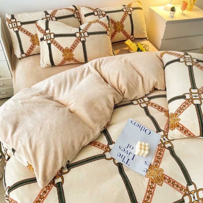 91家纺网 家纺一手货源 找家纺 优彩  2021新款200克高克重印花牛奶绒四件套 巴黎