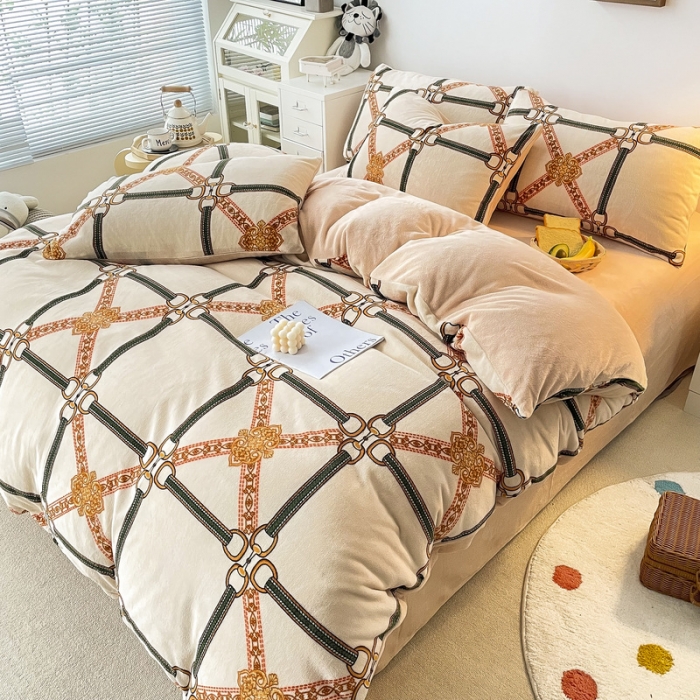 91家纺网 家纺一手货源 找家纺 优彩  2021新款200克高克重印花牛奶绒四件套 巴黎