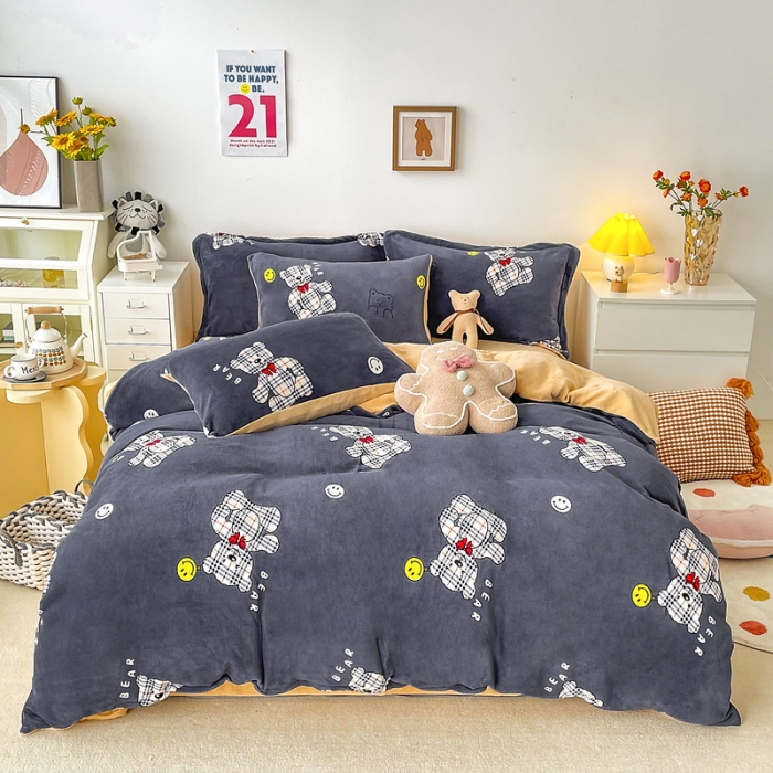 91家纺网 家纺一手货源 找家纺 优彩  2021新款200克高克重印花牛奶绒四件套 宝利熊