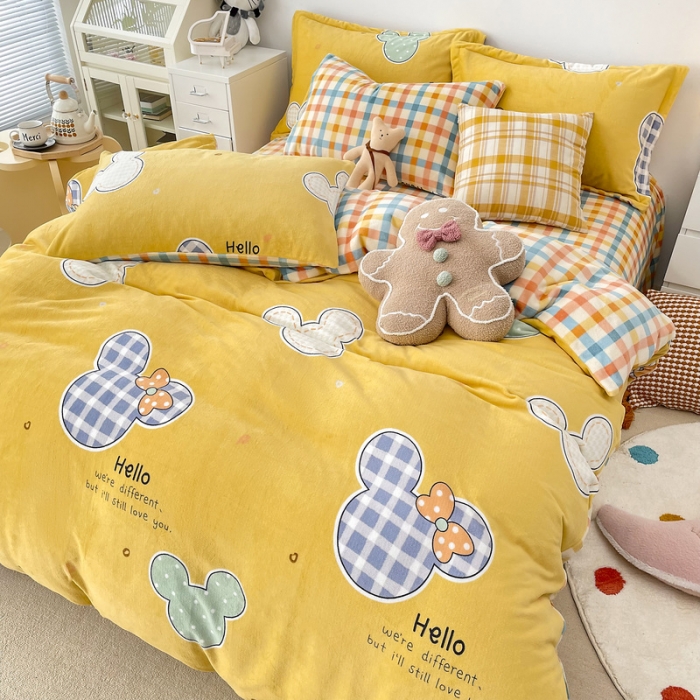 91家纺网 家纺一手货源 找家纺 优彩  2021新款200克高克重印花牛奶绒四件套 米奇格