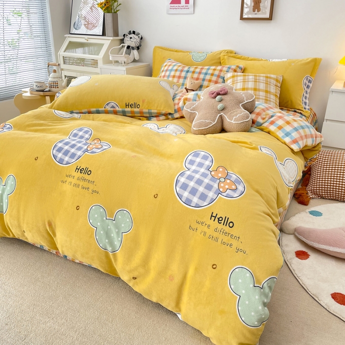 91家纺网 家纺一手货源 找家纺 优彩  2021新款200克高克重印花牛奶绒四件套 米奇格