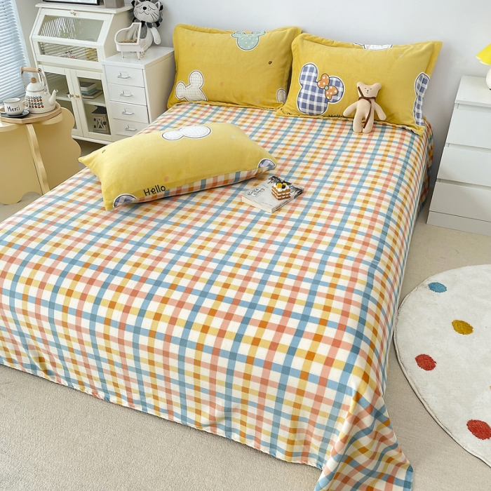 91家纺网 家纺一手货源 找家纺 优彩  2021新款200克高克重印花牛奶绒四件套 米奇格