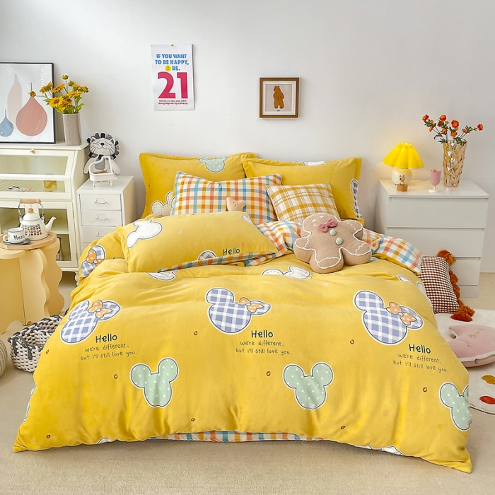 91家纺网 家纺一手货源 找家纺 优彩  2021新款200克高克重印花牛奶绒四件套 米奇格