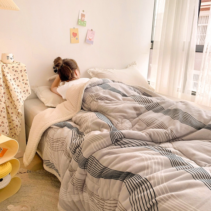 91家纺网 家纺一手货源 找家纺 慕尚家纺2022新款牛奶绒贝贝绒三层加厚毛毯加厚毯-简约