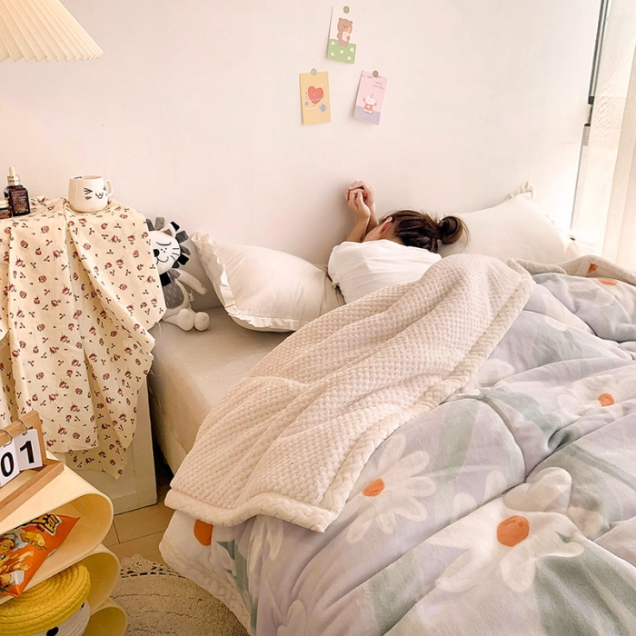 91家纺网 家纺一手货源 找家纺 慕尚家纺2022新款牛奶绒贝贝绒三层加厚毛毯加厚毯-蓝菊