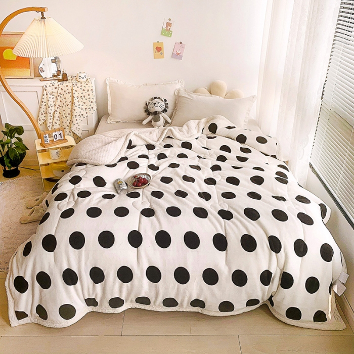 91家纺网 家纺一手货源 找家纺 慕尚家纺2022新款牛奶绒贝贝绒三层加厚毛毯加厚毯-波点