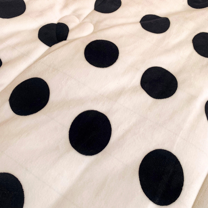 91家纺网 家纺一手货源 找家纺 慕尚家纺2022新款牛奶绒贝贝绒三层加厚毛毯加厚毯-波点