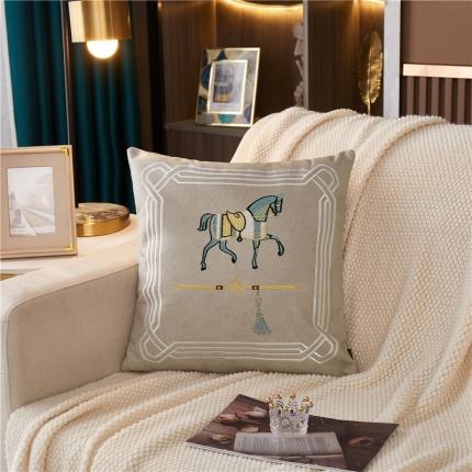 91家纺网 家纺一手货源 找家纺 古本家居 2021新款科技皮抱枕 科技布爱玛米色