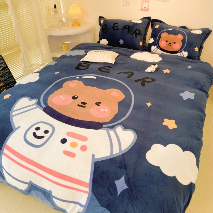 91家纺网 家纺一手货源 找家纺 慕尚 2022新款北欧牛奶绒大版四件套实拍图暖光 太空熊宝