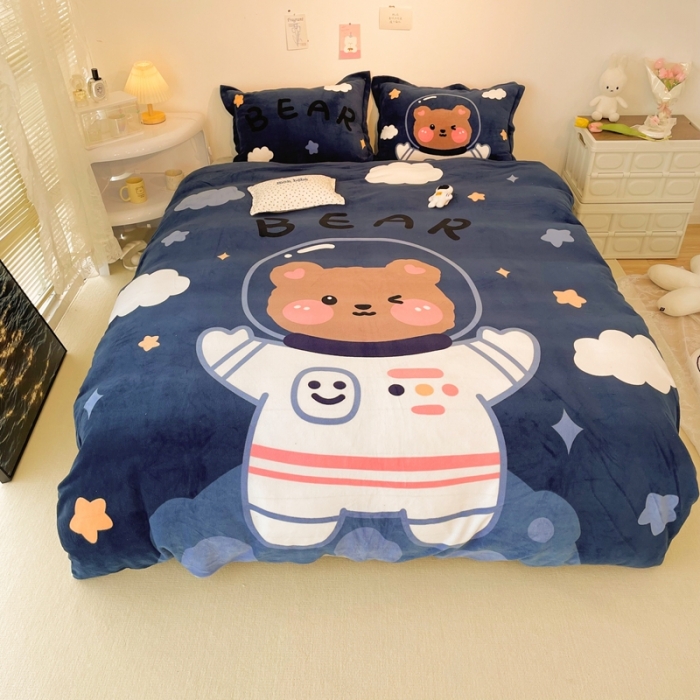 91家纺网 家纺一手货源 找家纺 慕尚 2022新款北欧牛奶绒大版四件套实拍图暖光 太空熊宝