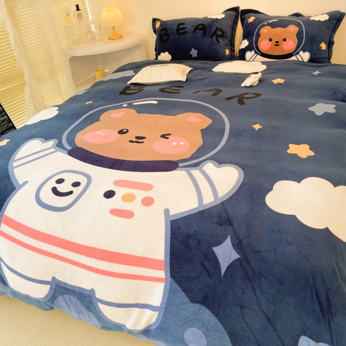 91家纺网 家纺一手货源 找家纺 慕尚 2022新款北欧牛奶绒大版四件套实拍图暖光 太空熊宝