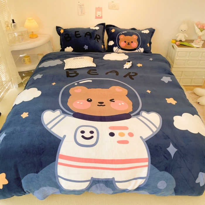 91家纺网 家纺一手货源 找家纺 慕尚 2022新款北欧牛奶绒大版四件套实拍图暖光 太空熊宝