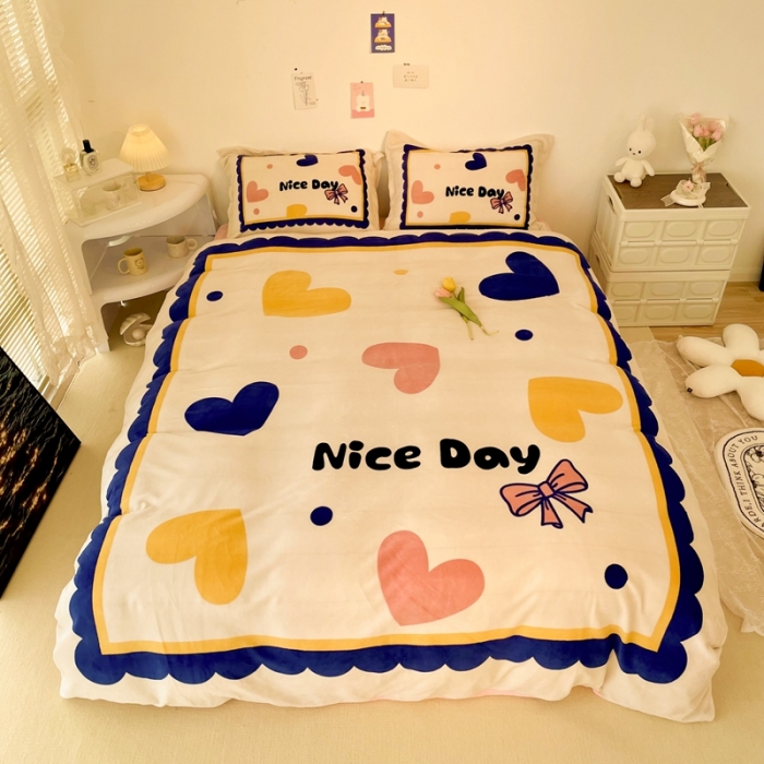 91家纺网 家纺一手货源 找家纺 慕尚 2022新款北欧牛奶绒大版四件套实拍图暖光 小爱心