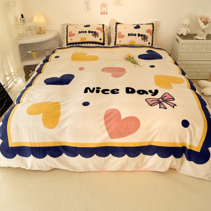 91家纺网 家纺一手货源 找家纺 慕尚 2022新款北欧牛奶绒大版四件套实拍图暖光 小爱心