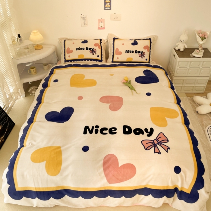 91家纺网 家纺一手货源 找家纺 慕尚 2022新款北欧牛奶绒大版四件套实拍图暖光 小爱心