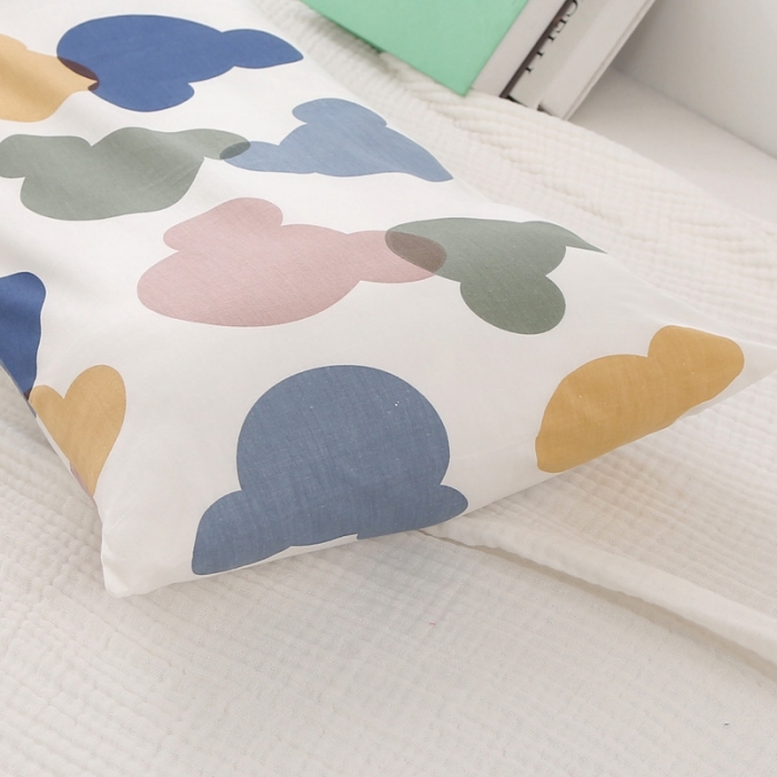 91家纺网 家纺一手货源 找家纺 锦绣万家 2021新款加长儿童决明子枕头枕芯一只 多彩熊仔（配套加长枕套35*70cm）